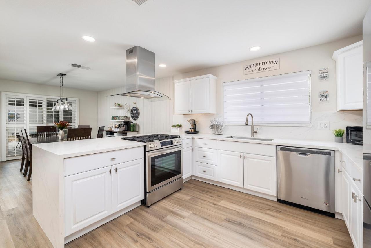 Single Story Minutes From Summerlin With Rv Parking & Dog Friendly Las Vegas Zewnętrze zdjęcie